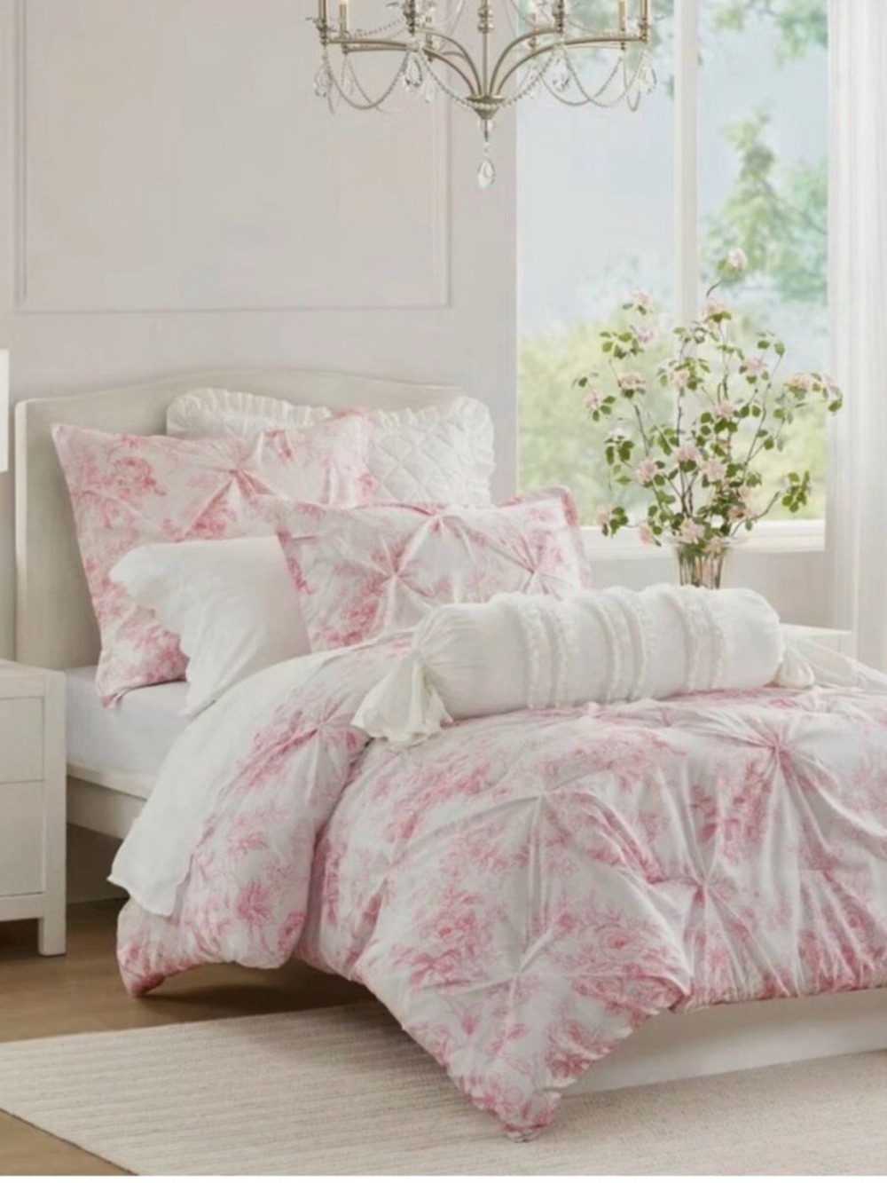 Armoire Collection - Coquette - Pink Floral Comforter (Full / Queen) NWT